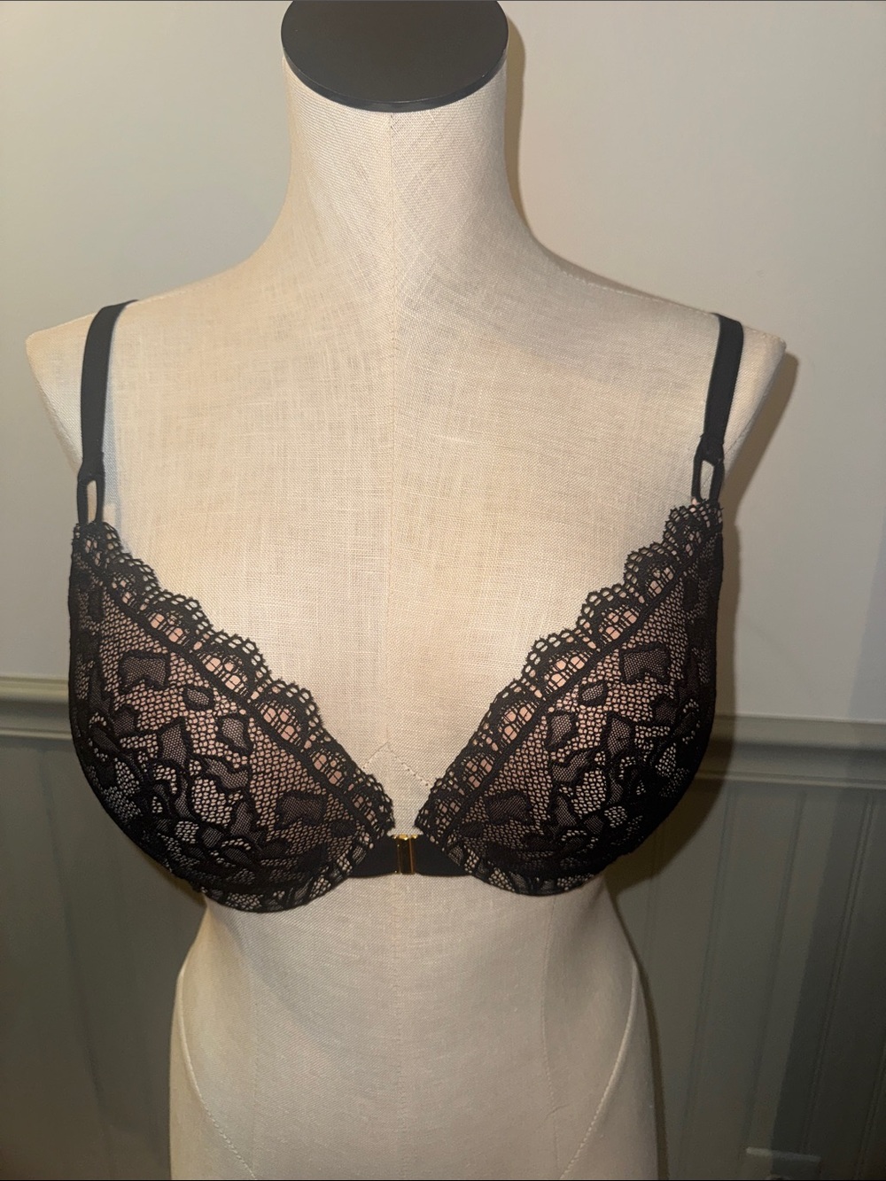 NWT Soma embraceable enchanting Black Lace Front-Closure Push-Up Bra 38C‎